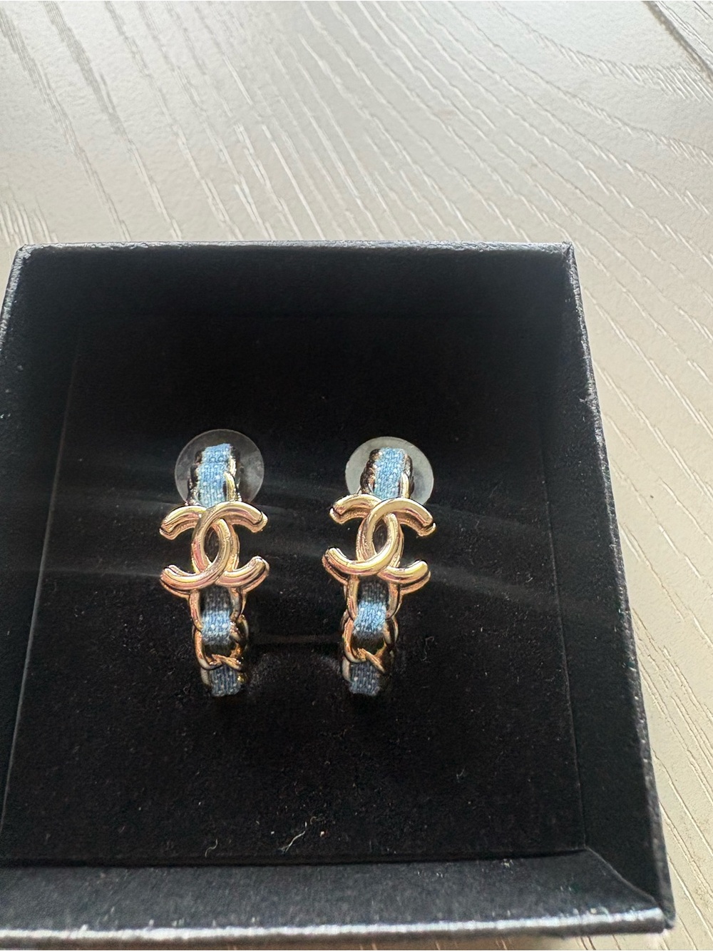 FASHION Gold CC Logo Hoop Pierced Earrings with Blue Denim Fabric Weave - Picture 5 of 8